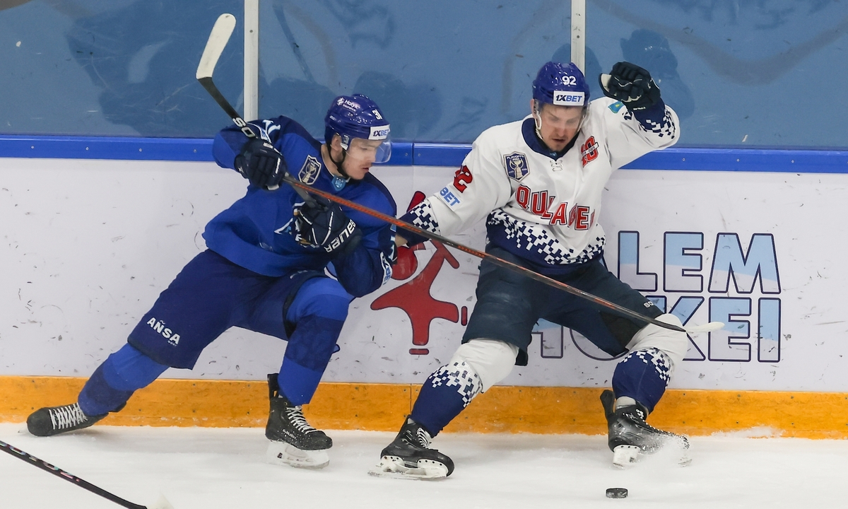 Видеообзор полуфинального матча с тремя шайбами в чемпионате Казахстана