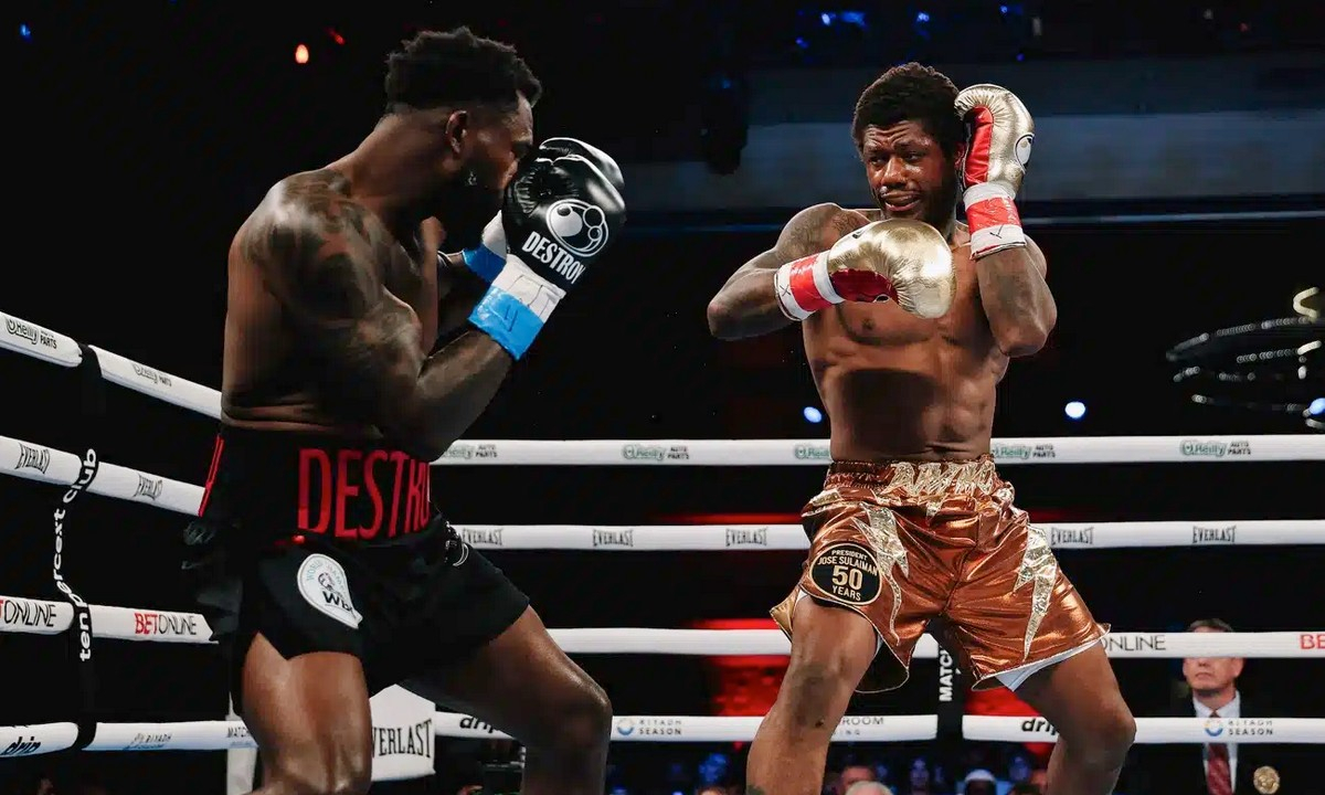 «Не мой уровень». Чемпион мира объявил себя лучшим в весе Алимханулы