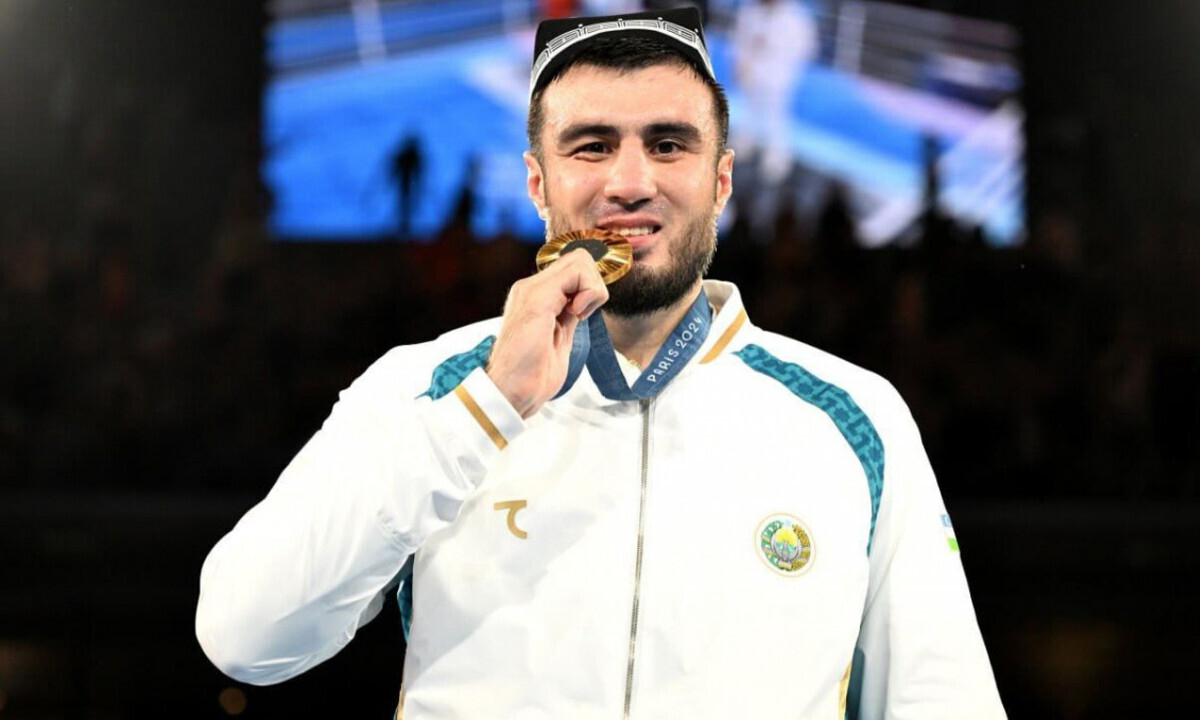 Самый успешный боксер Узбекистана впервые стал отцом. Видео
