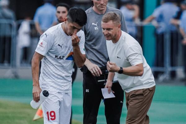 Кенжебек застрял в запасе «Ахмата» после мощной осени в КПЛ. Где в Казахстане Галымжан может перезапустить карьеру уже летом?