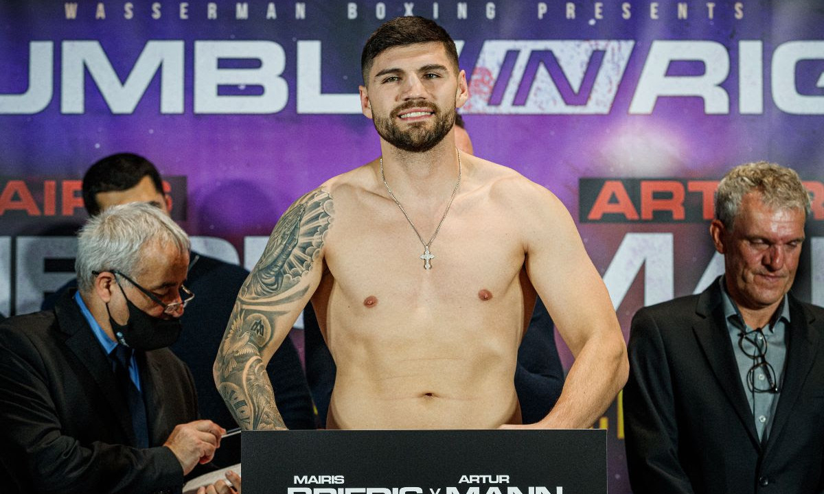 Боксёр из Казахстана передумал завершать карьеру и получил титульный бой