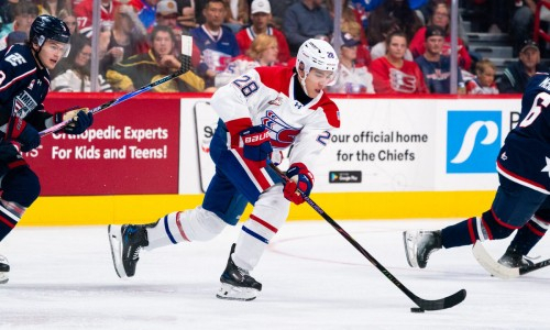 Казахстанский хоккеист забросил шайбу в матче заокеанской лиги