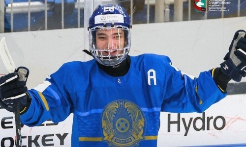 Клуб казахстанского хоккеиста одержал первую победу в плей-офф североамериканской лиги