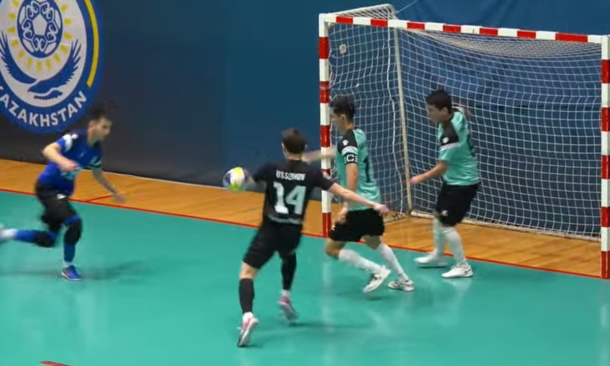 Мощный первый тайм принес уверенную победу в чемпионате Казахстана