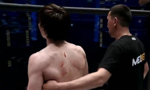 Нокаутом и потасовкой закончился бой казахстанца в ММА. Видео