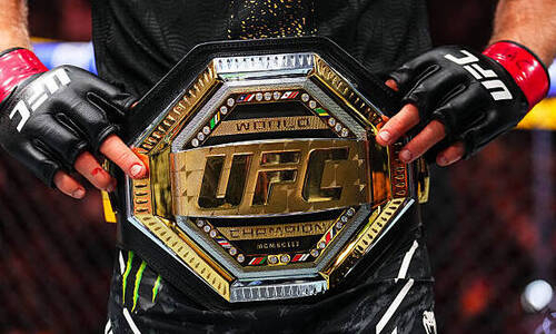 Чемпион из России официально объявил о переходе в UFC