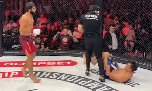 Убойным нокаутом за 70 секунд закончился бой Казахстан — Узбекистан в ММА. Видео