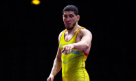 Казахстанский борец победил призера чемпионата мира и вышел в полуфинал ЧА-2026