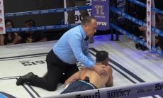 Казахстанский боксёр мощно нокаутировал непобеждённого соперника в бою за титул WBA. Видео