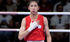 Скандальная олимпийская чемпионка по боксу побывала в нокдауне и лишилась финала ЧА-2026