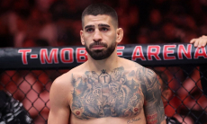 Илию Топурию «разбудили» новостью о смене соперника в титульном бою UFC
