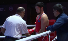 Нурбек Оралбай выиграл с нокдауном и вышел в финал ЧА-2026 по боксу