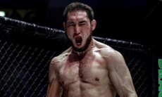 Казахстанец победил бывшего бойца UFC