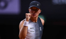 Ига Швёнтек вышла в четвертьфинал турнира в Штутгарте