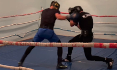 Аблайхан Жусупов показал архивное видео спарринга с Сабыржаном Аккалыковым