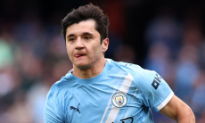 Пеп Гвардиола встретился с отцом Абдукодира Хусанова. Фото