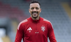 Нани эмоционально отреагировал на дебют на домашнем стадионе в Актобе. Видео