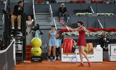 Елена Рыбакина устроила разборки с судьей во время матча в Мадриде. Видео