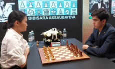 Бибисара Асаубаева проиграла Жавохиру Синдарову в блице. Видео