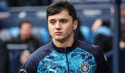 Абдукодира Хусанова признали лучше защитников топ-клубов Европы