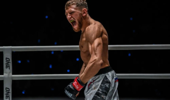 Российский боец готовится представить Казахстан в UFC