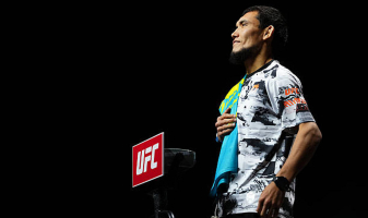 Алиби Идрис прояснил ситуацию с дисквалификацией в UFC