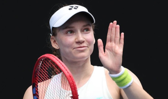 Елена Рыбакина сыграла на центральном корте турнира в Штутгарте. Видео