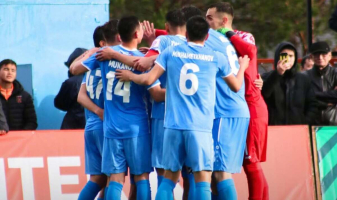 Главному тренеру «Окжетпеса» подарили квартиру после победы в КПЛ