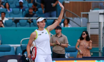 Рыбакина обыграла Шнайдер и вышла в четвертьфинал турнира в Штутгарте