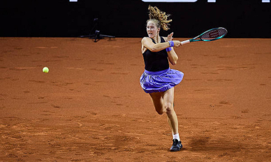 Мирра Андреева похвалила подачу Елены Рыбакиной перед матчем