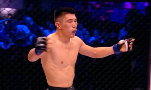 Казахстанский боец жёстко нокаутировал узбекистанца в Ташкенте. Видео