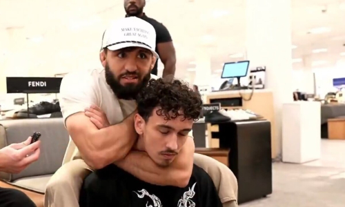 Арман Царукян устроил пугающий эпизод на стриме и «усыпил» человека. Видео