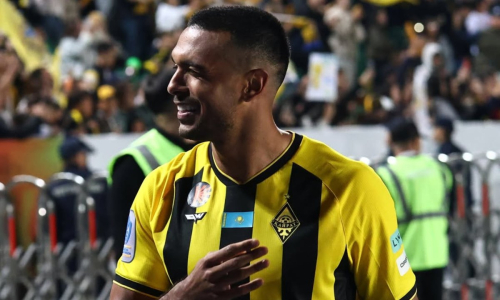 Лукас Африко