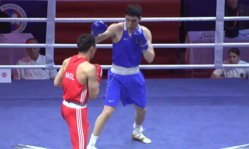 Казахстанский боксёр нокаутировал хозяина ринга и вышел в финал ЧА-2026