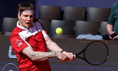 Двумя сетами закончился матч Александра Бублика на турнире за шесть миллионов евро