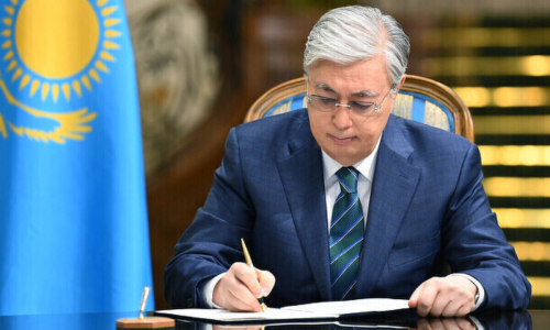 Токаев подписал закон о реформе ДЮСШ и направил 74 миллиарда