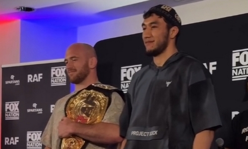 Ризабек Айтмухан провёл дуэль взглядов перед реваншем с олимпийским чемпионом