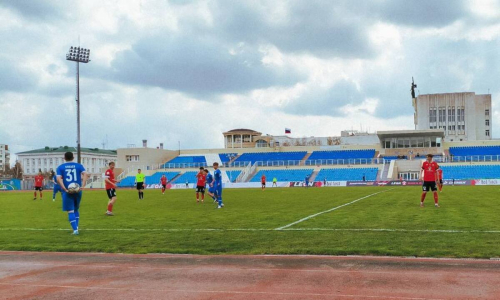 Матч чемпионата России по футболу прервали из-за воздушной угрозы