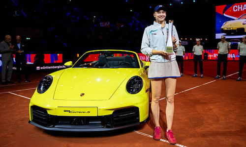 Елена Рыбакина не захотела продавать второй выигранный Porsche