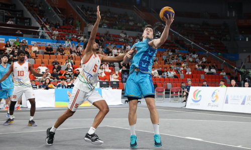 Казахстанские баскетболисты провели первые матчи на пляжной Азиаде