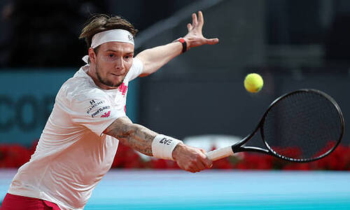 Бублик в двух сетах проиграл 80-й ракетке мира на старте турнира в Мадриде