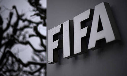 ФИФА будет удалять за закрытый рот при конфликте 