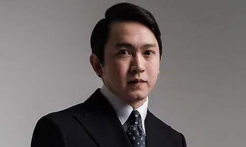 Музыкант Алдияр Жапарханов обратился к акиму из-за проблем «Иртыша»