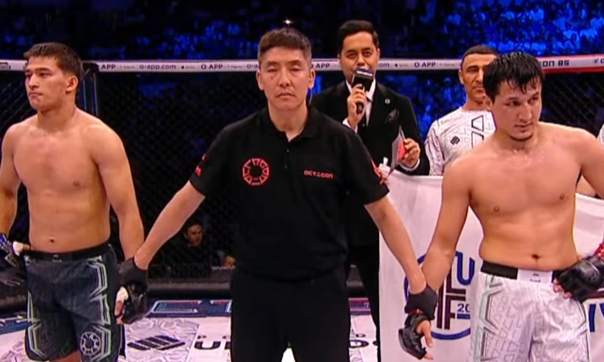 Узбекистанскому бойцу отдали победу в поединке с казахстанцем в Ташкенте