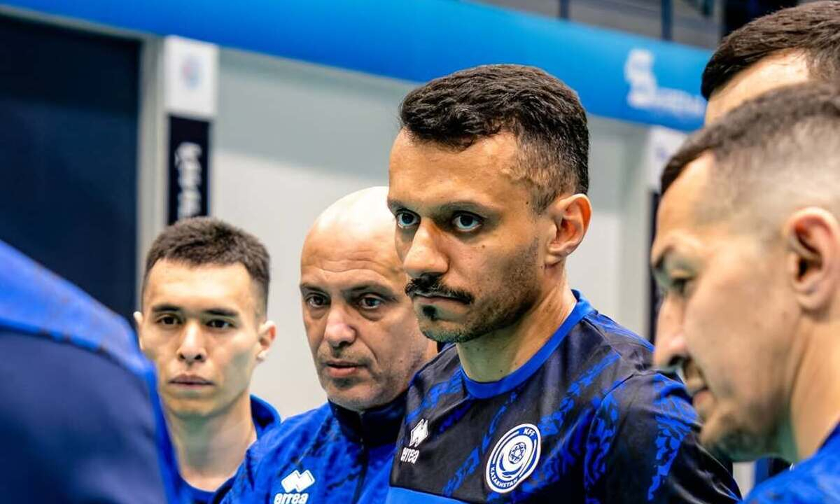 Сборная Казахстана начала подготовку к товарищеским матчам. Фото