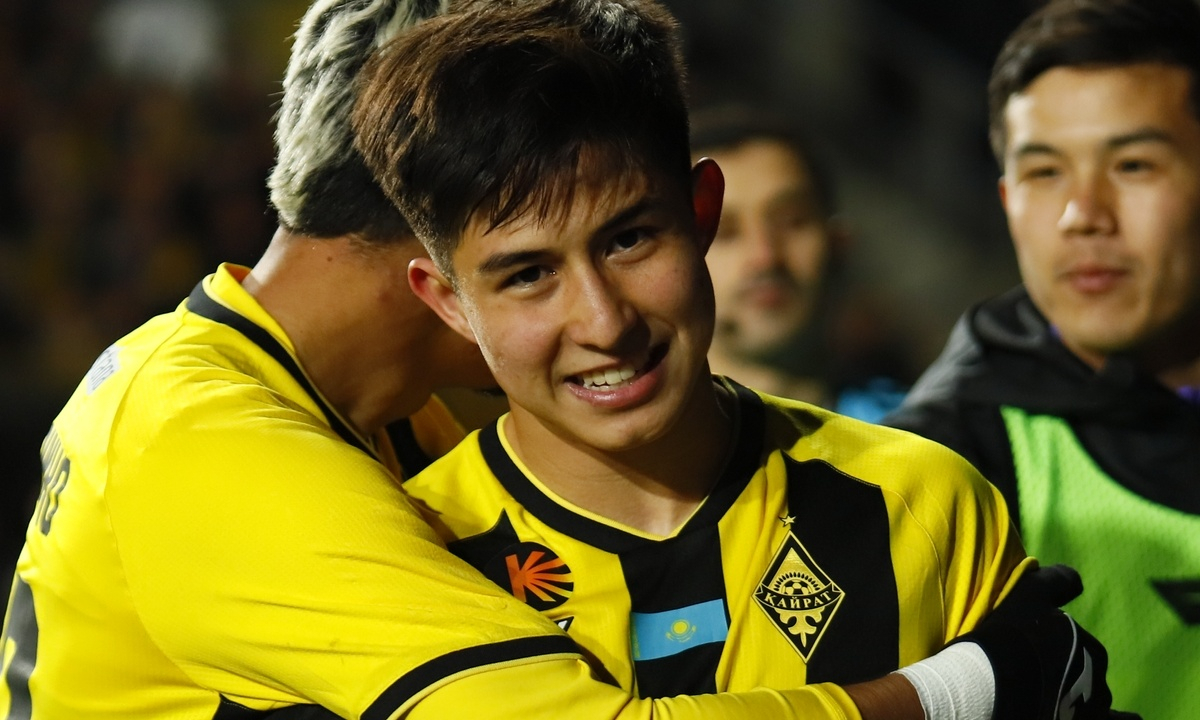 Фанаты «Челси» восхитились игрой Дастана Сатпаева