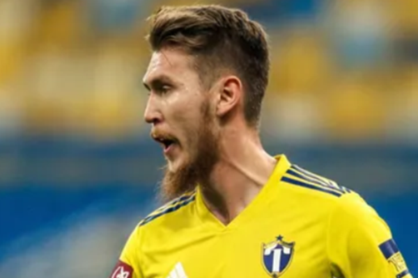 Самородов набирает очки, Чеснокова уже критикуют, а Кенжебек почти не выходит. Что происходит с легионерами сборной Казахстана