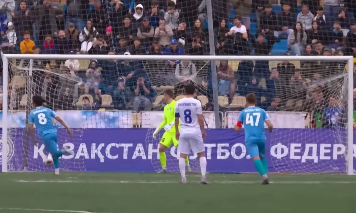 Экс-судья ФИФА считает справедливыми два пенальти «Окжетпеса» в матче с «Иртышом»