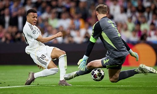 Нойер высказался о Винисиусе и Мбаппе перед ответным матчем с «Реалом»