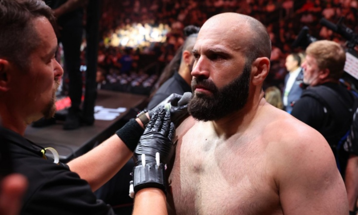 В России дали совет Азамату Мурзаканову после первого поражения в карьере